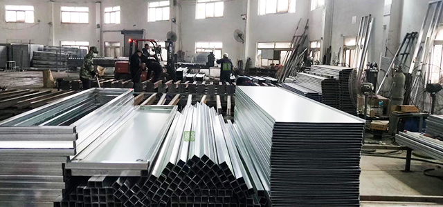 深圳市大通建設(shè)鋼結(jié)構(gòu)圍擋生產(chǎn)銷售